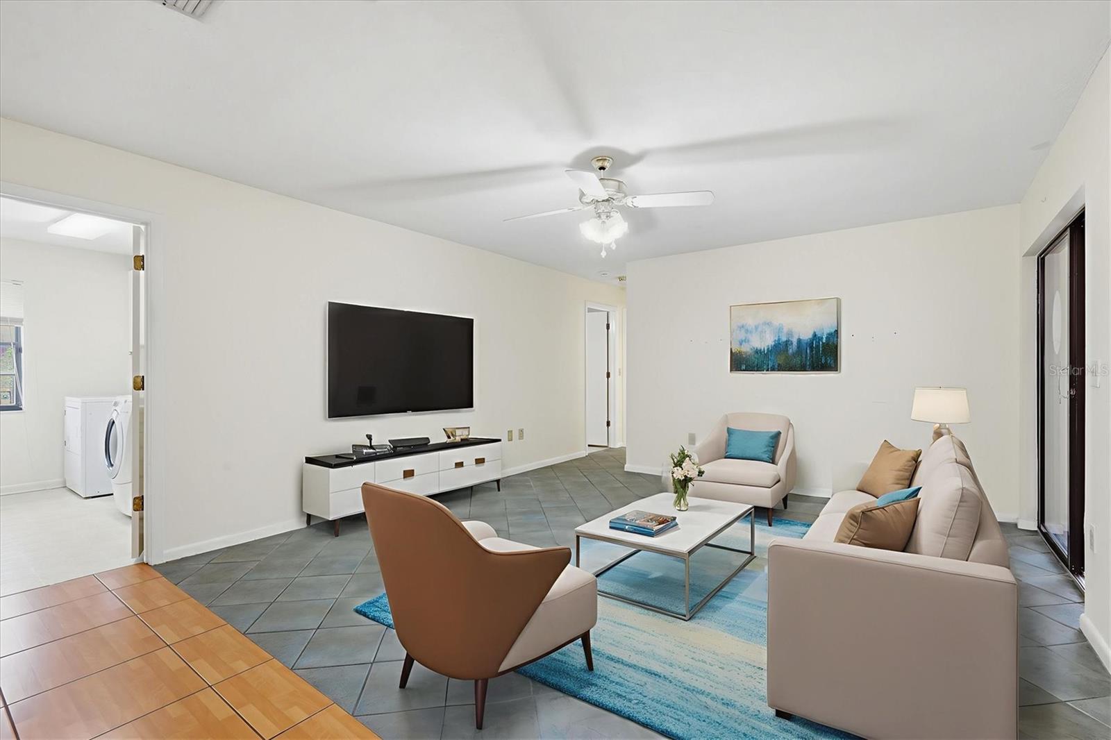 Image 18 of 41 For 4922 29th Ln E