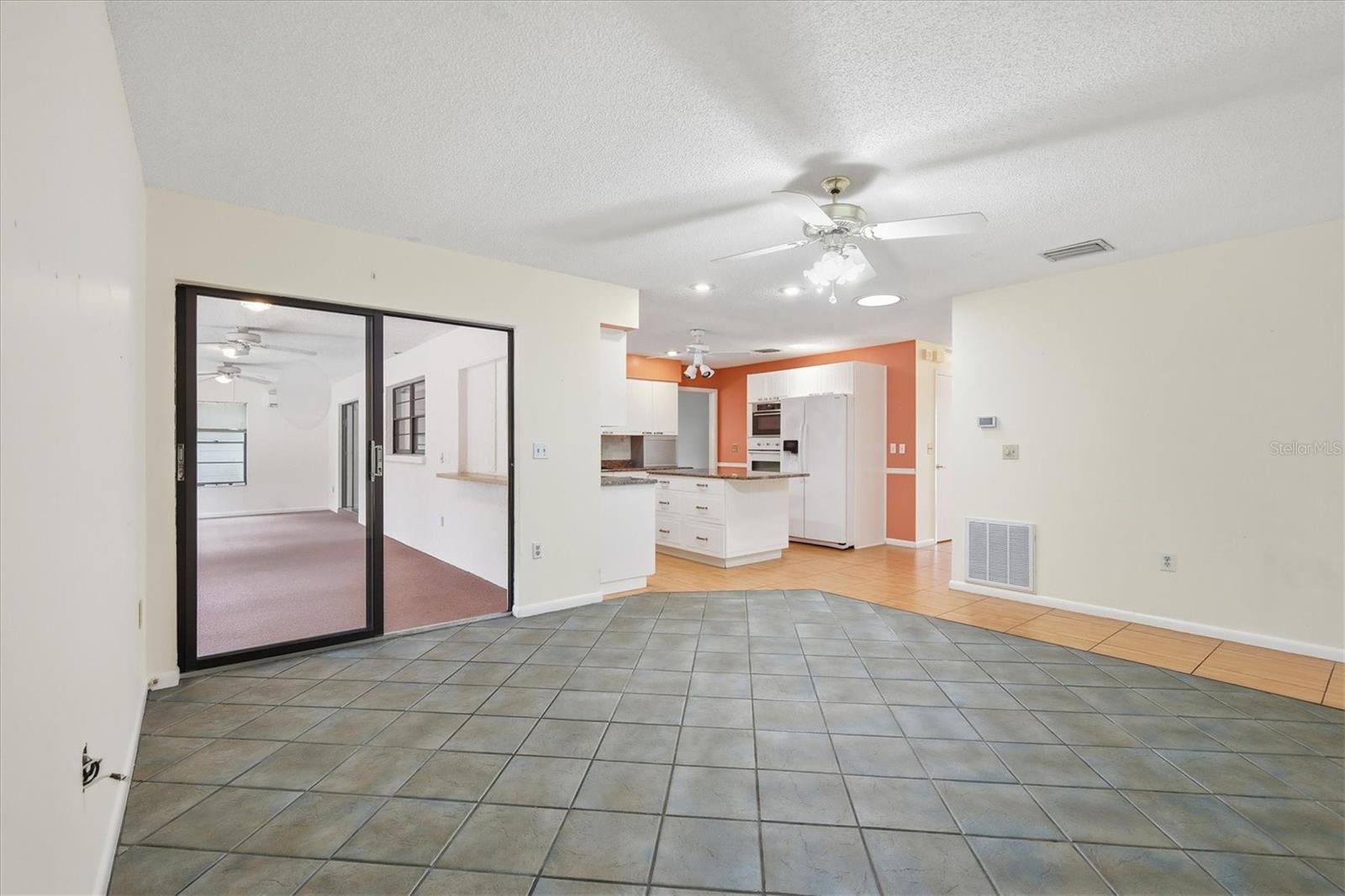 Image 19 of 41 For 4922 29th Ln E