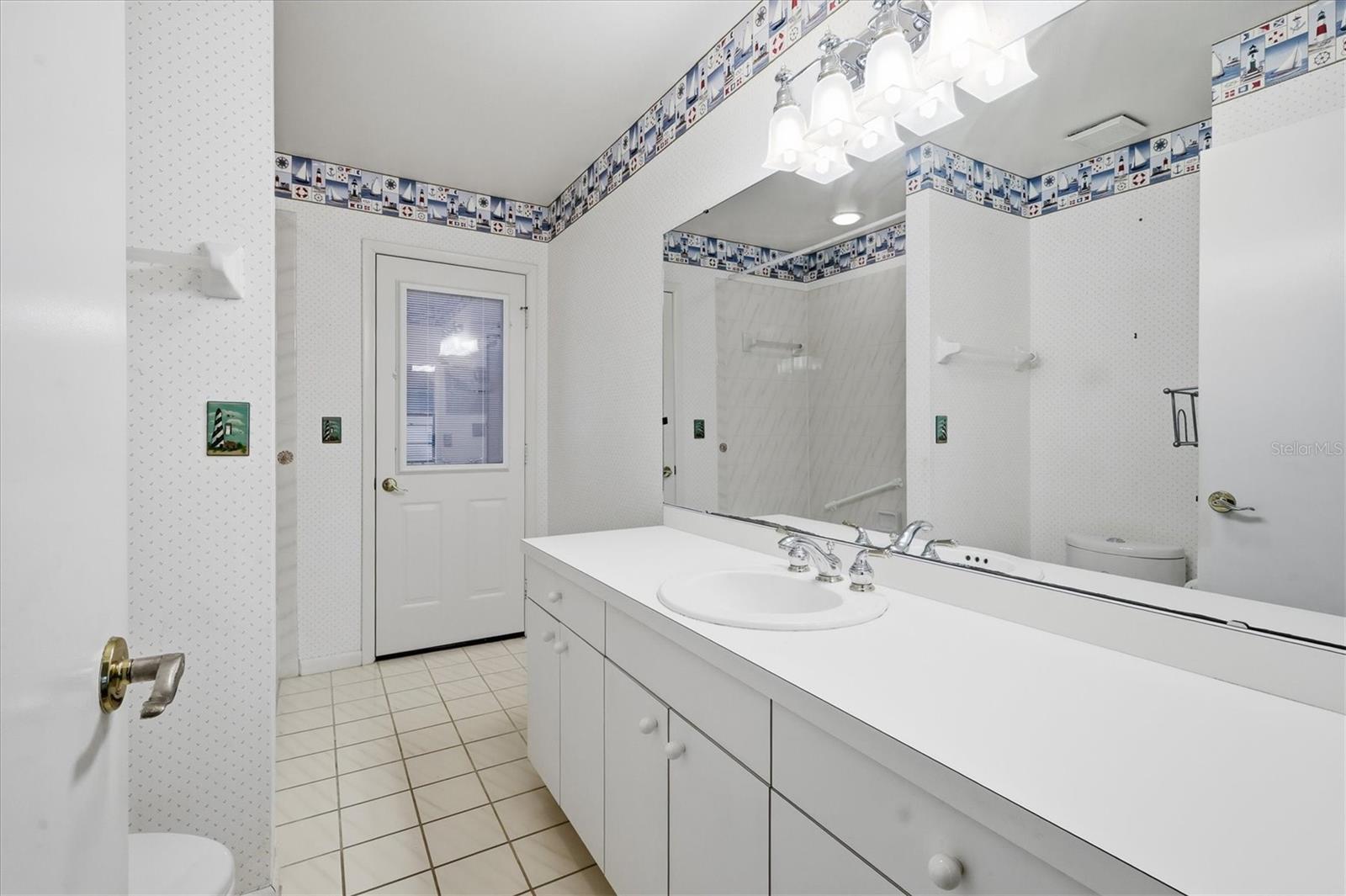 Image 22 of 41 For 4922 29th Ln E