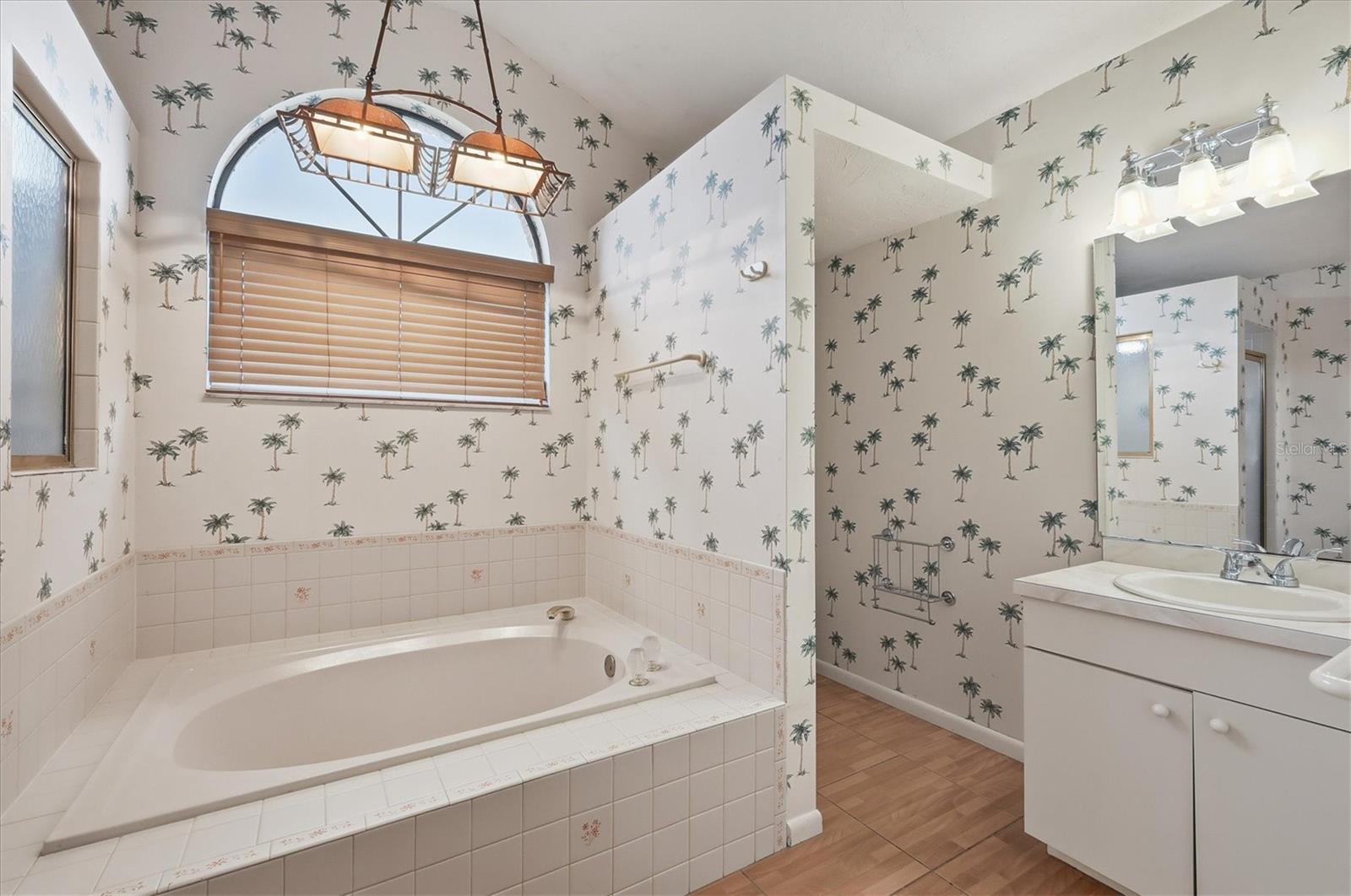 Image 25 of 41 For 4922 29th Ln E