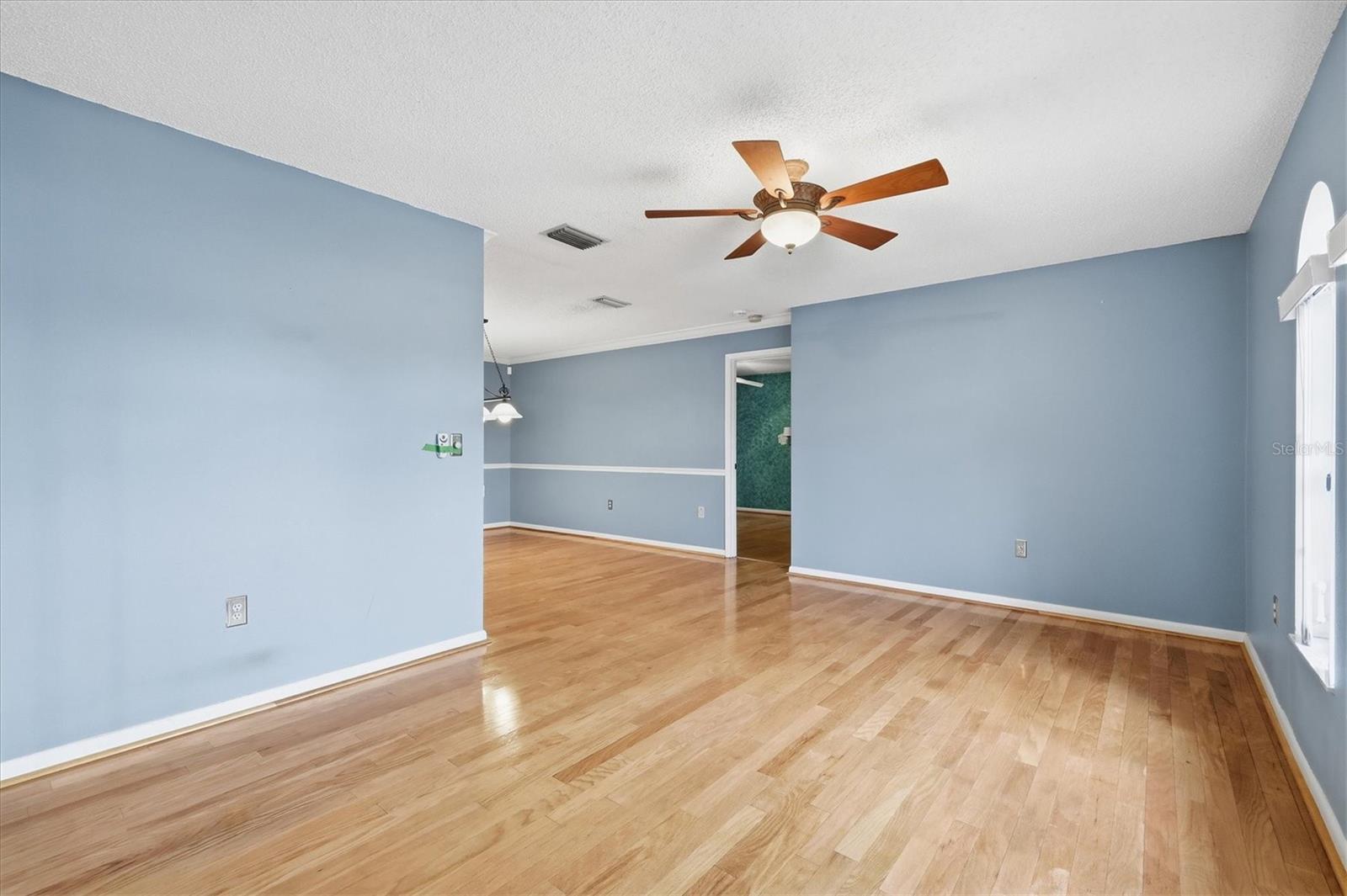 Image 7 of 41 For 4922 29th Ln E