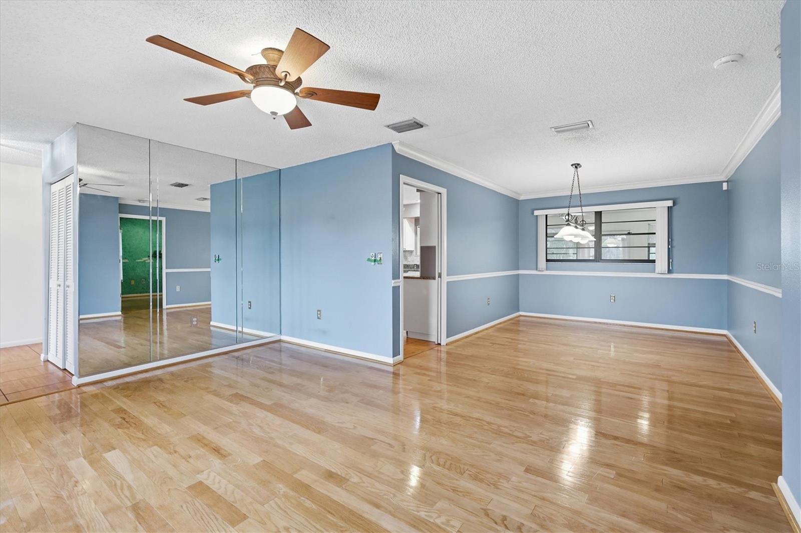 Image 9 of 41 For 4922 29th Ln E