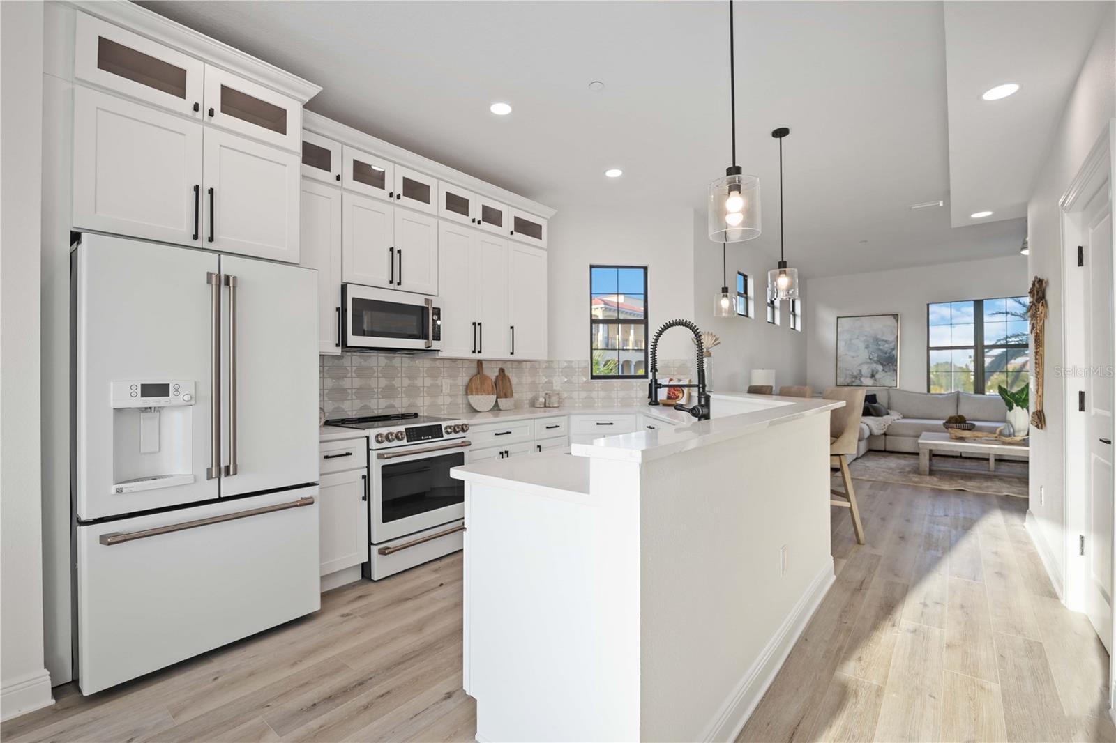 Image 11 of 76 For 6424 Margarita Shores Lane B31