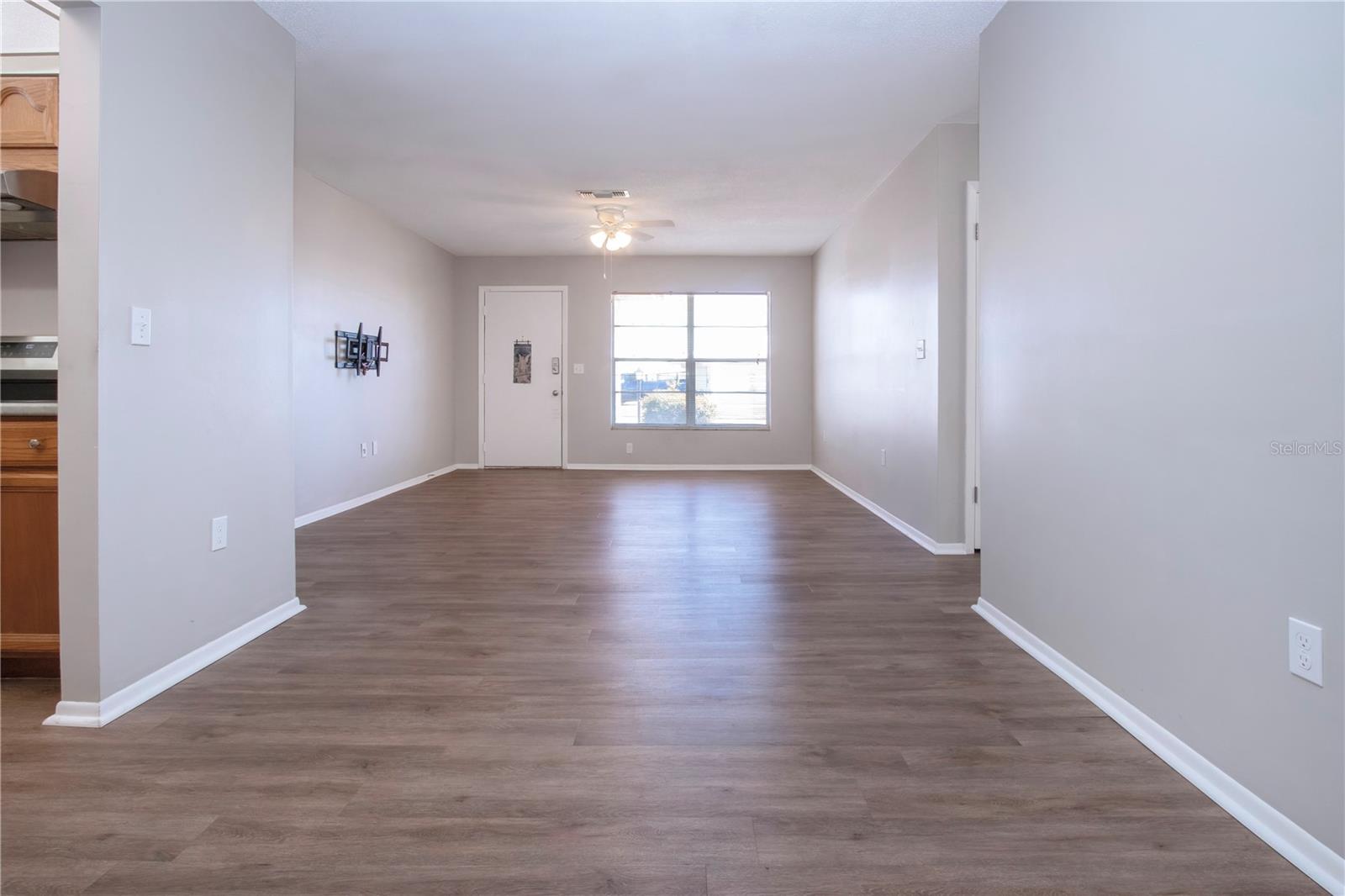 Image 12 of 65 For 802 Buttonwood Drive