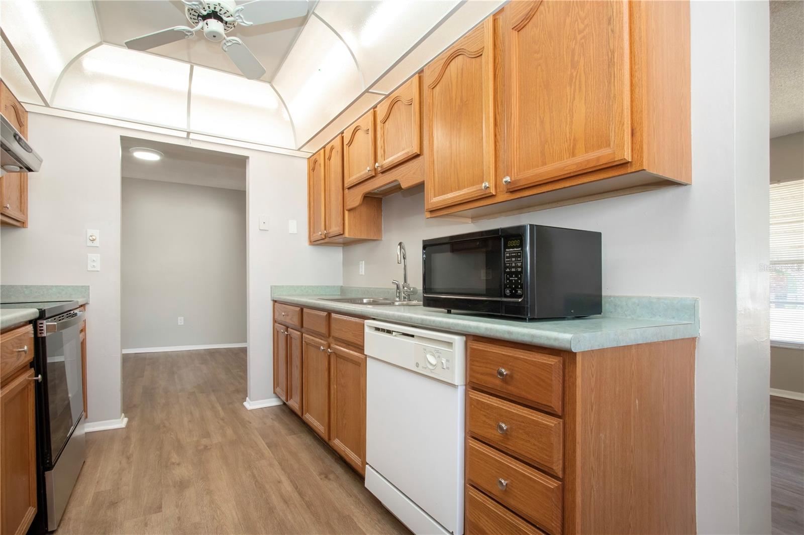 Image 17 of 65 For 802 Buttonwood Drive