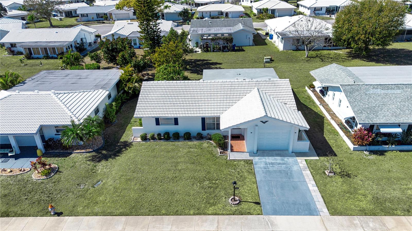 Image 3 of 65 For 802 Buttonwood Drive