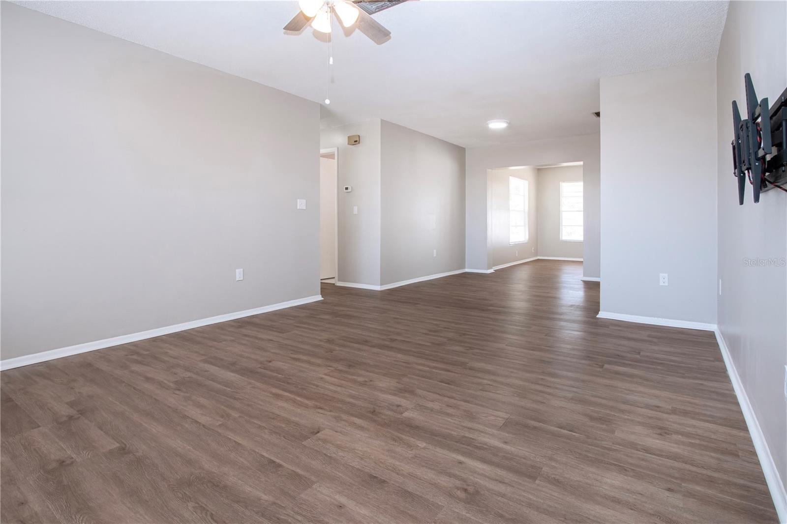 Image 9 of 65 For 802 Buttonwood Drive