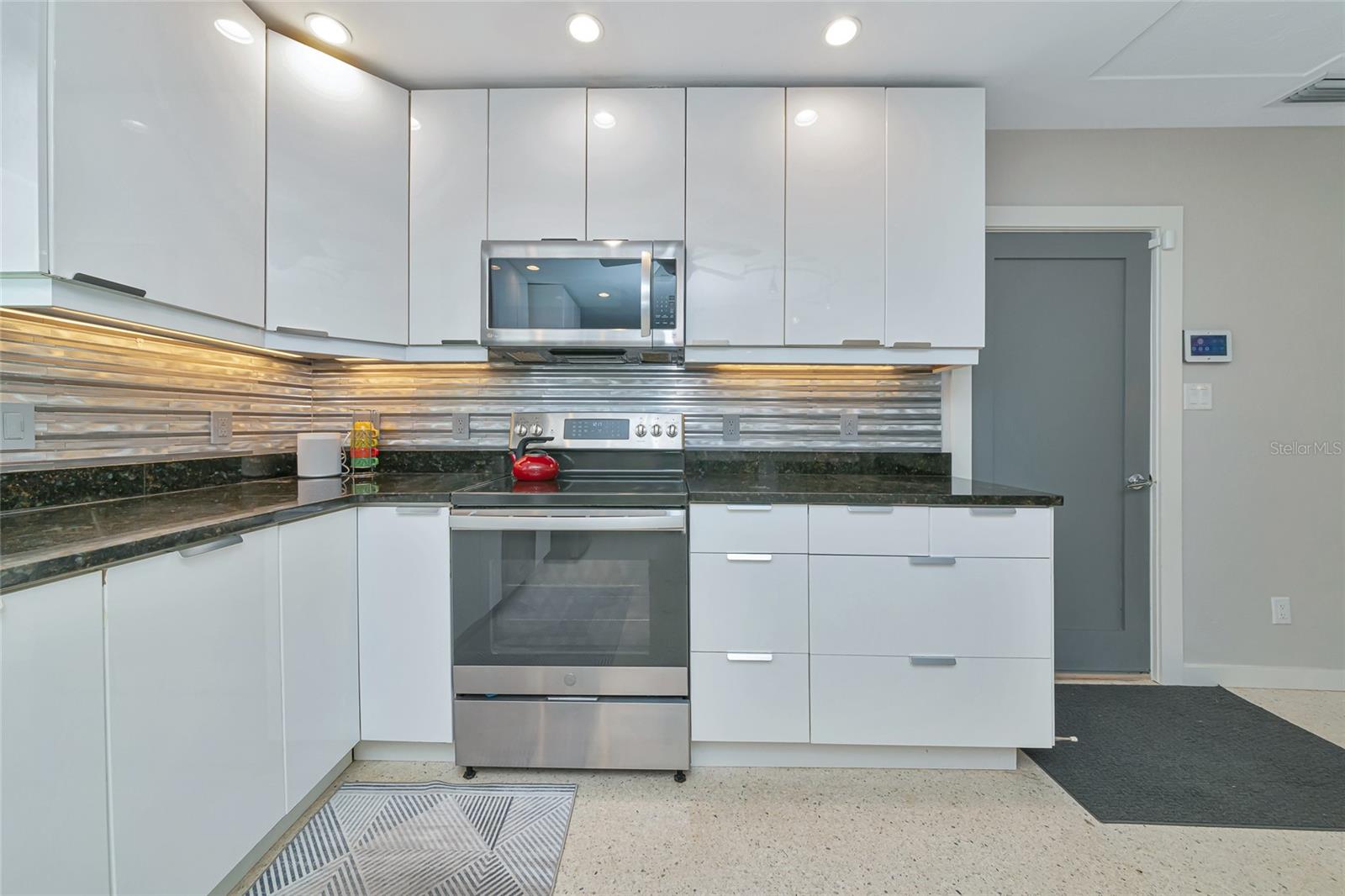 Image 14 of 56 For 2639 Bougainvillea Street