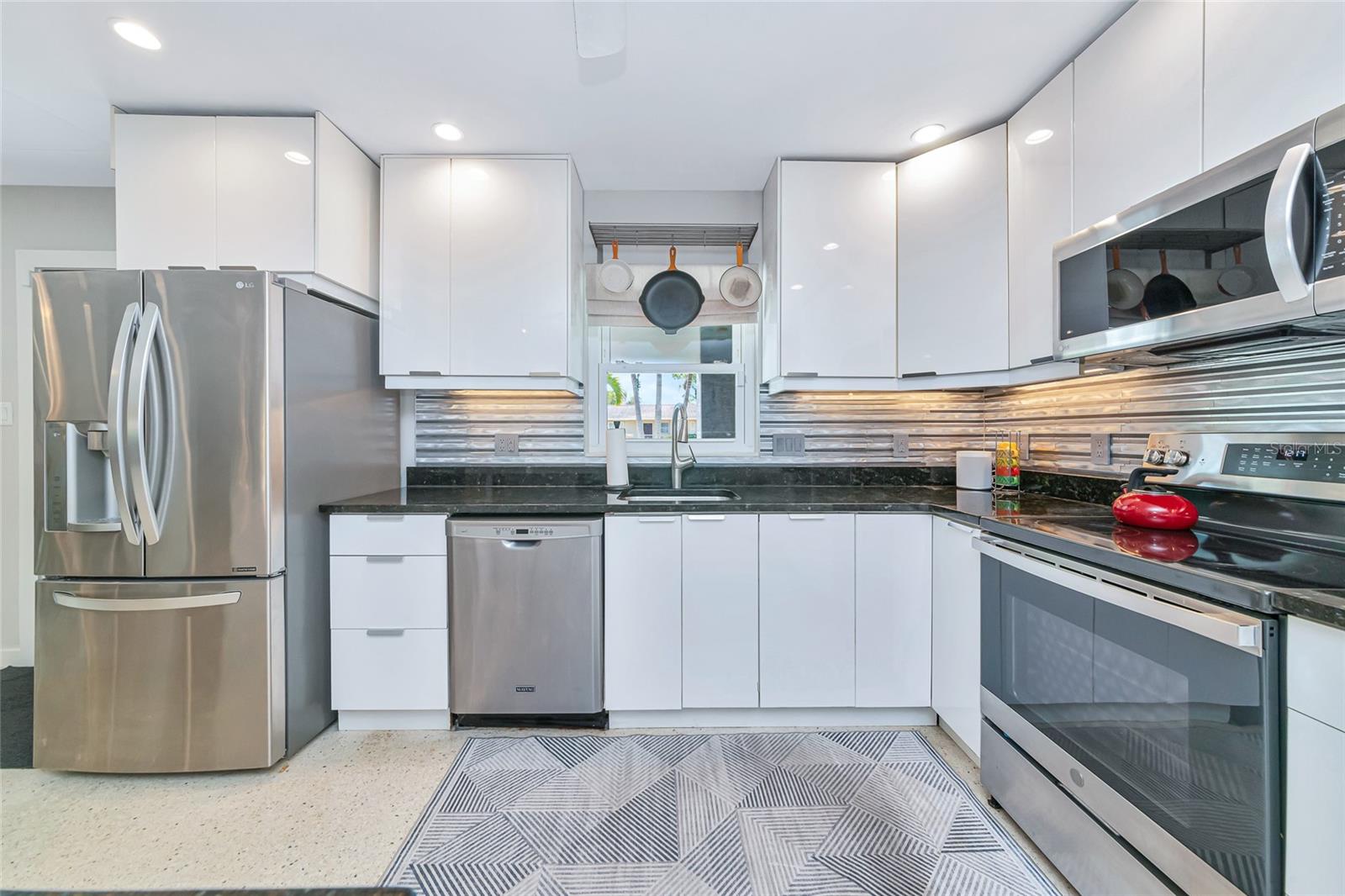 Image 15 of 56 For 2639 Bougainvillea Street