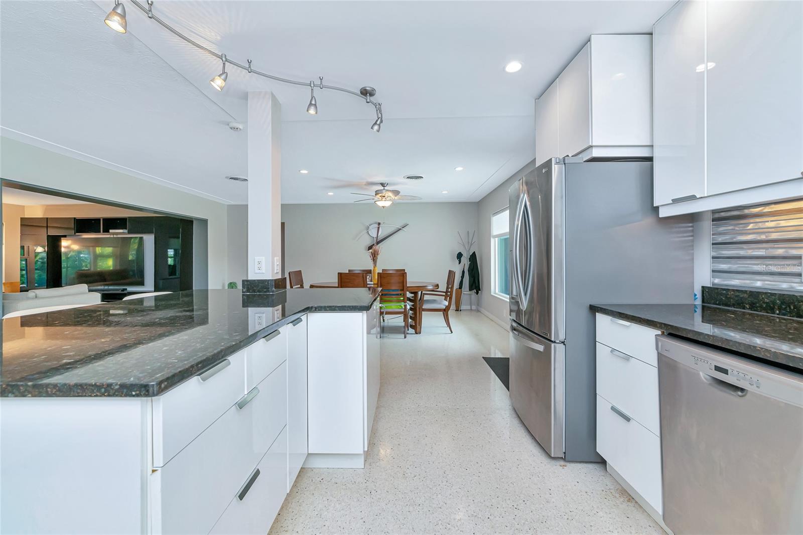 Image 16 of 56 For 2639 Bougainvillea Street