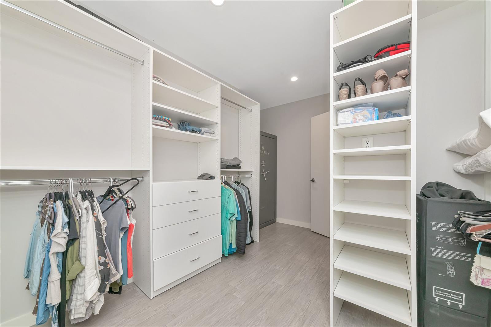 Image 28 of 56 For 2639 Bougainvillea Street