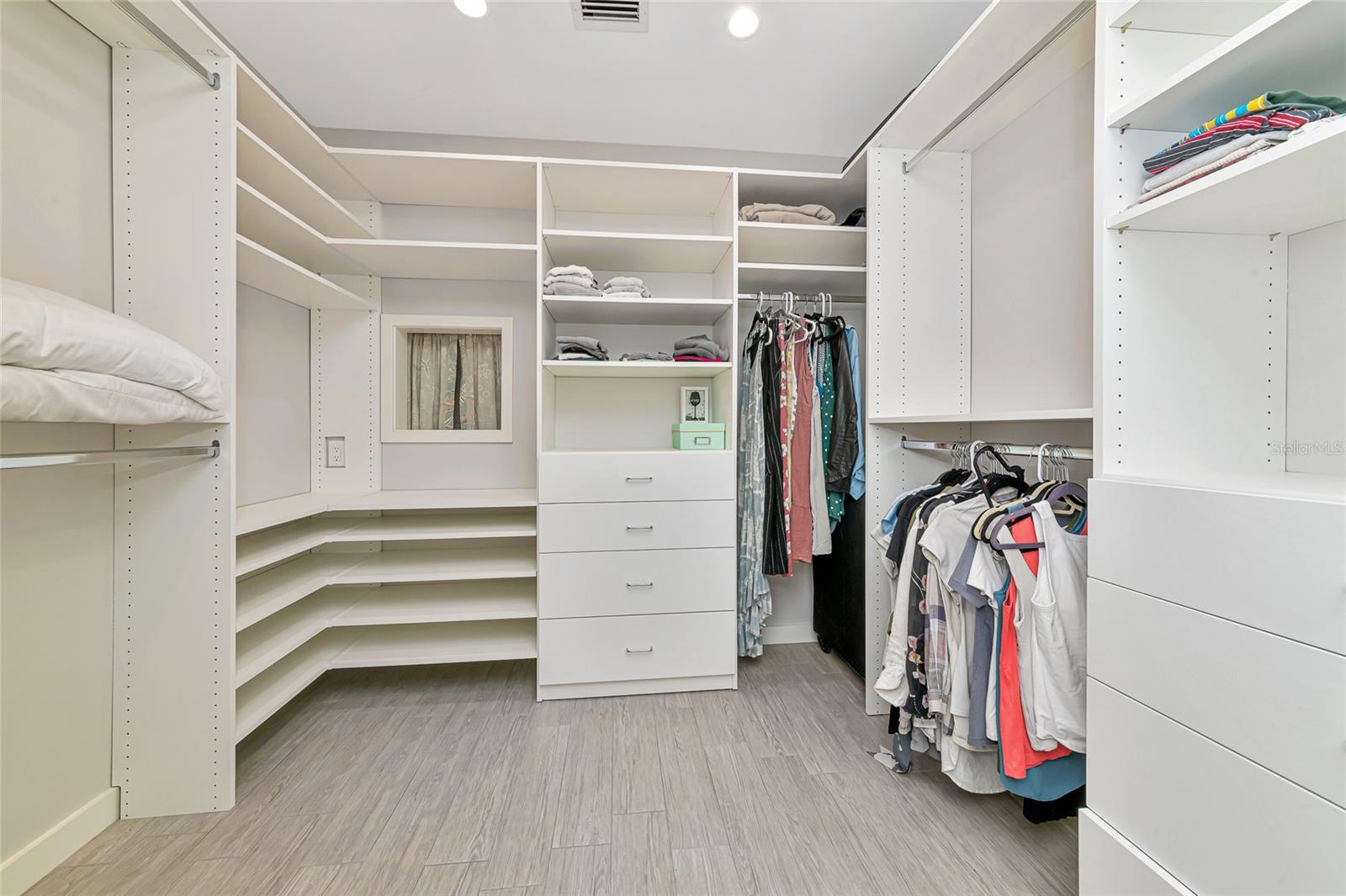 Image 29 of 56 For 2639 Bougainvillea Street