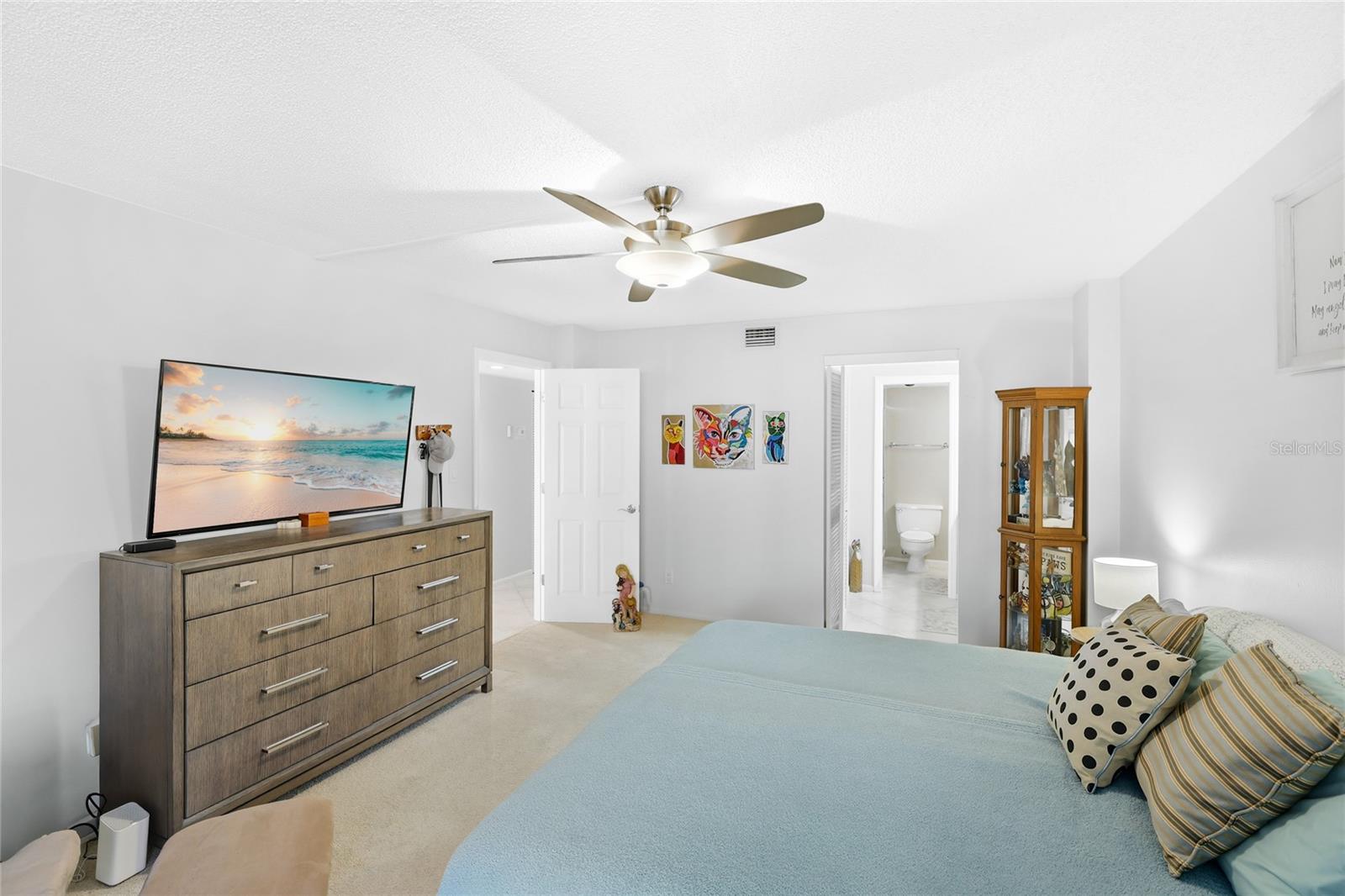 Image 15 of 45 For 8776 Midnight Pass Road C204