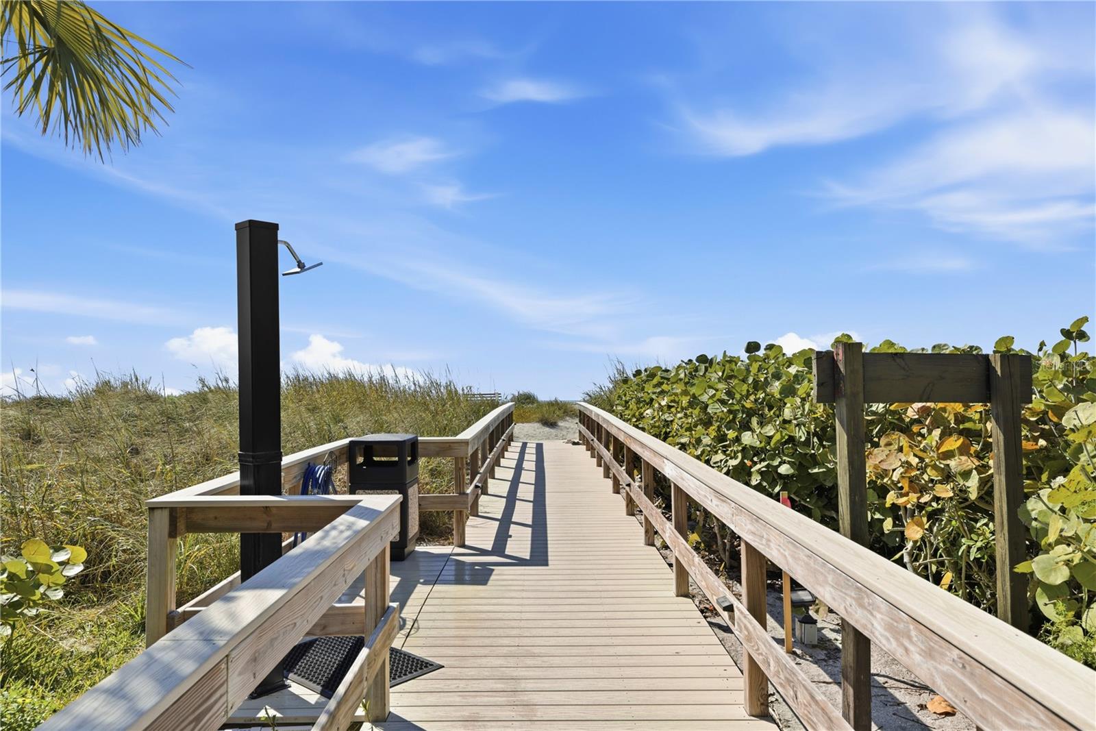 Image 29 of 45 For 8776 Midnight Pass Road C204