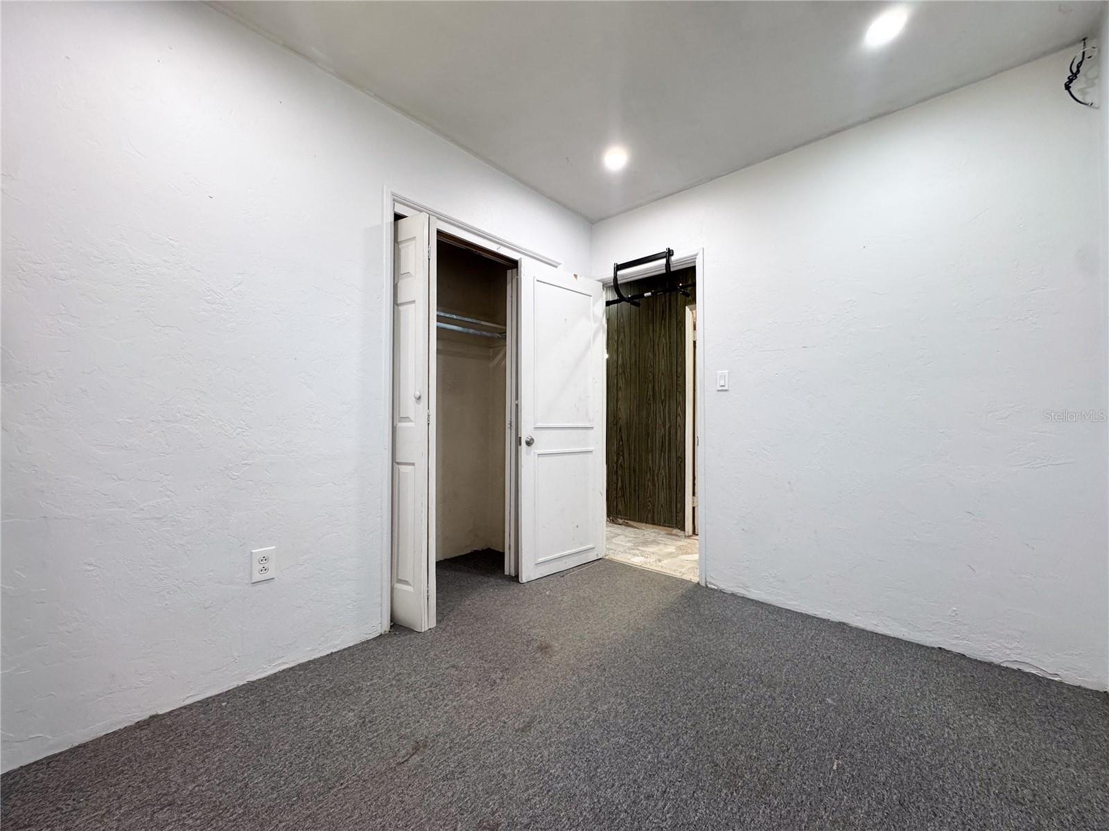 Image 10 of 26 For 1936 Allendale Avenue