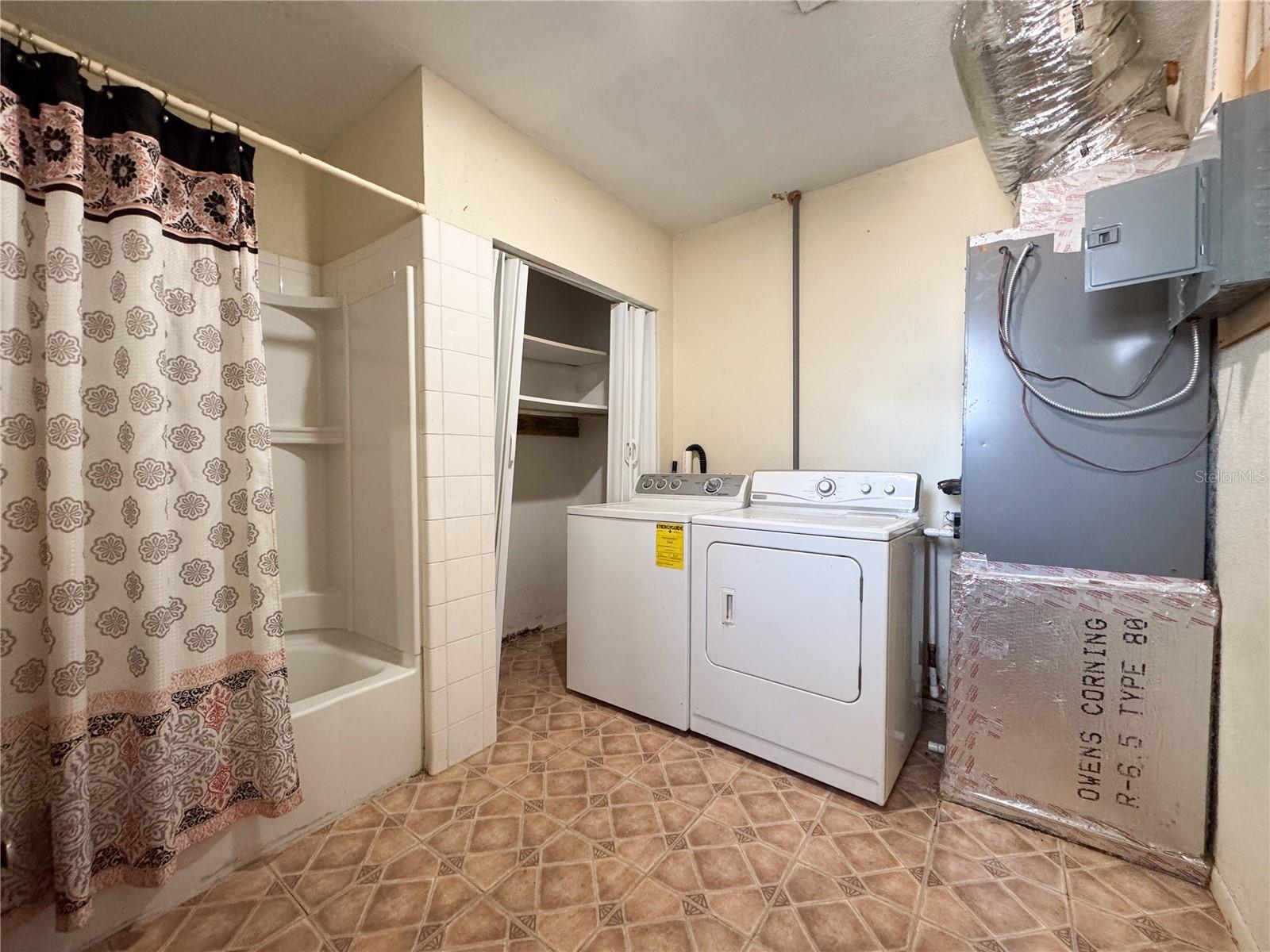 Image 13 of 26 For 1936 Allendale Avenue