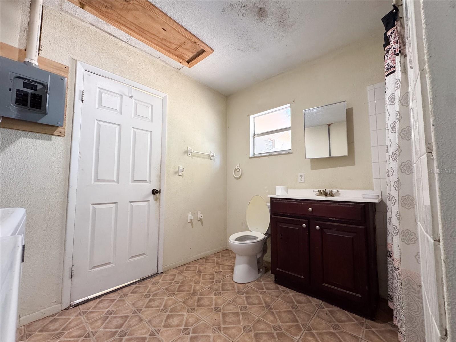 Image 16 of 26 For 1936 Allendale Avenue