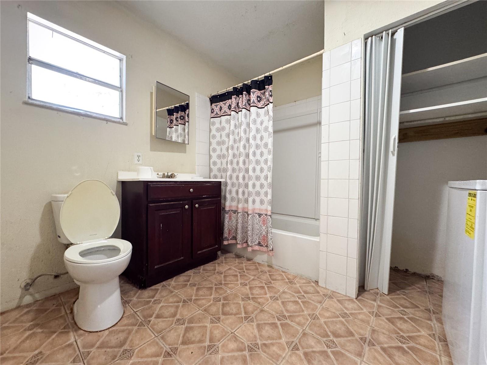 Image 4 of 26 For 1936 Allendale Avenue