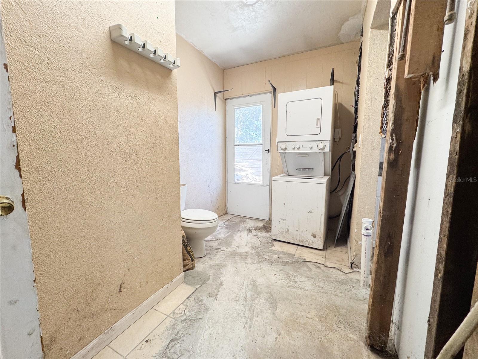 Image 6 of 26 For 1936 Allendale Avenue