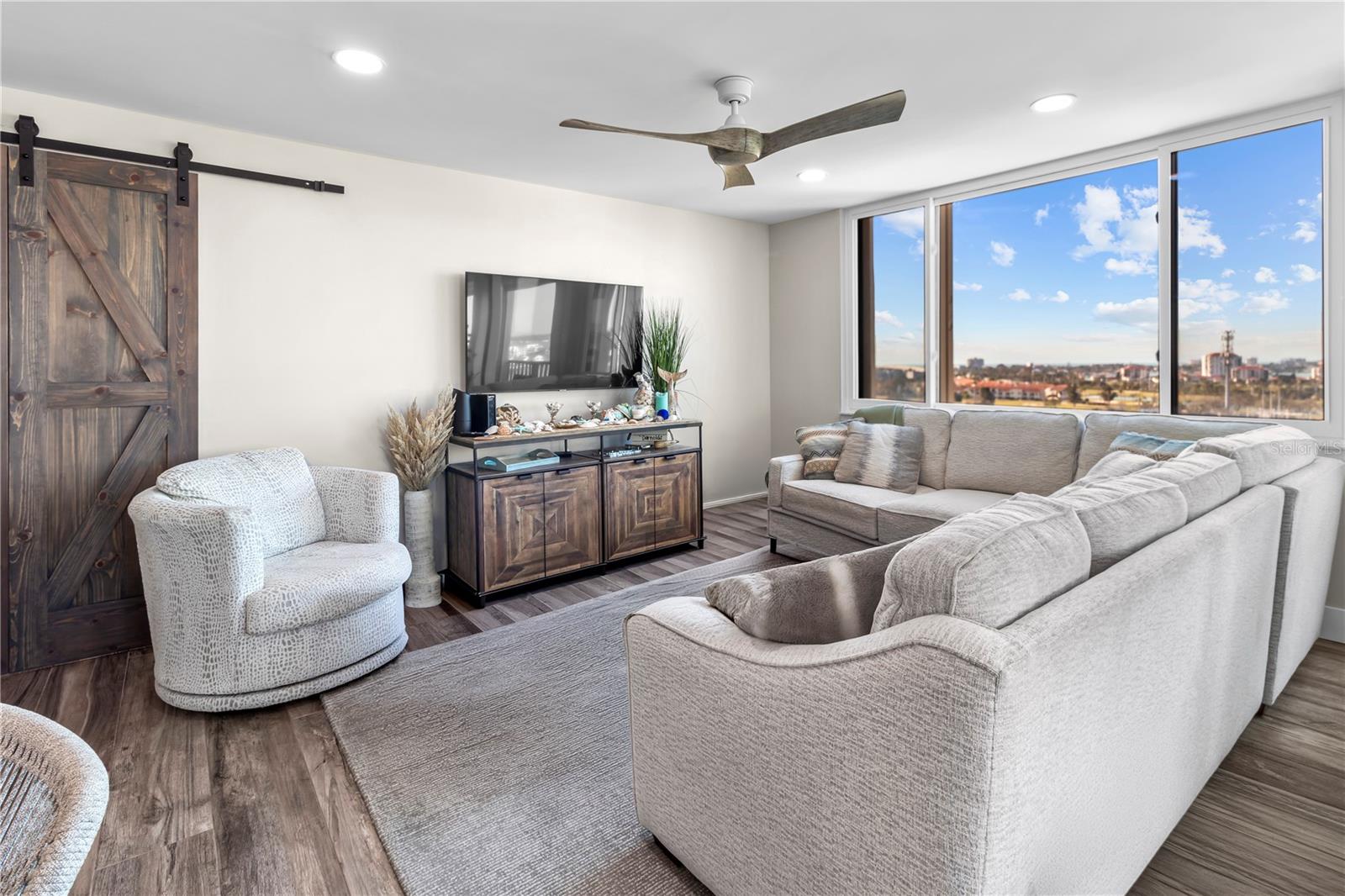 Image 7 of 34 For 6322 Palma Del Mar Boulevard S 1106