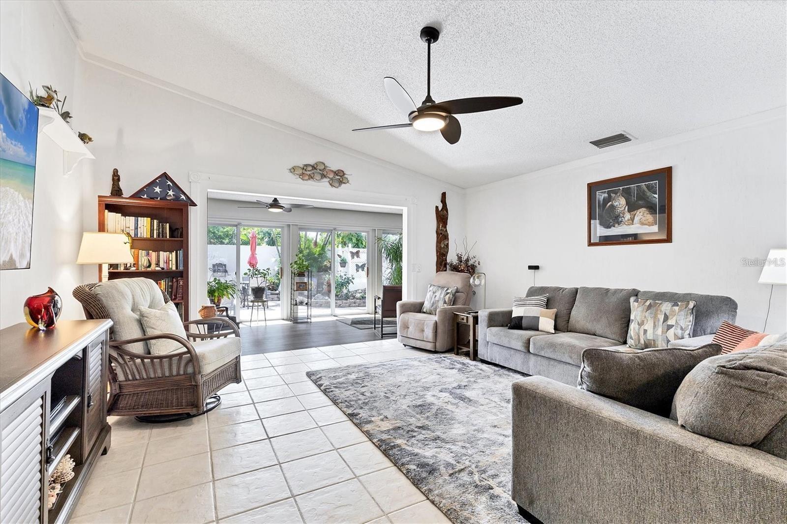 Image 16 of 43 For 6304 Pelican Drive