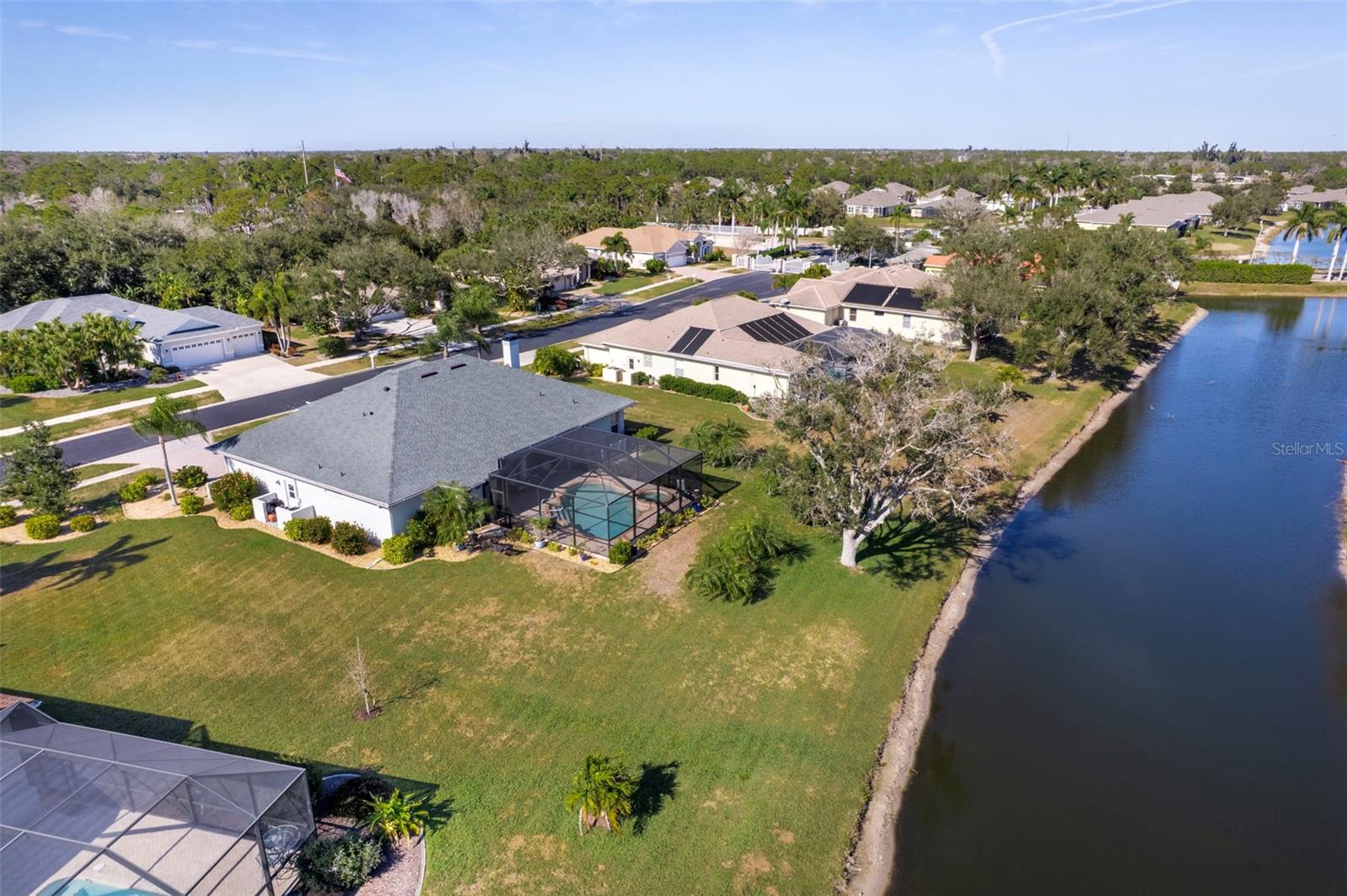 Image 7 of 52 For 107 Abercrombie Avenue