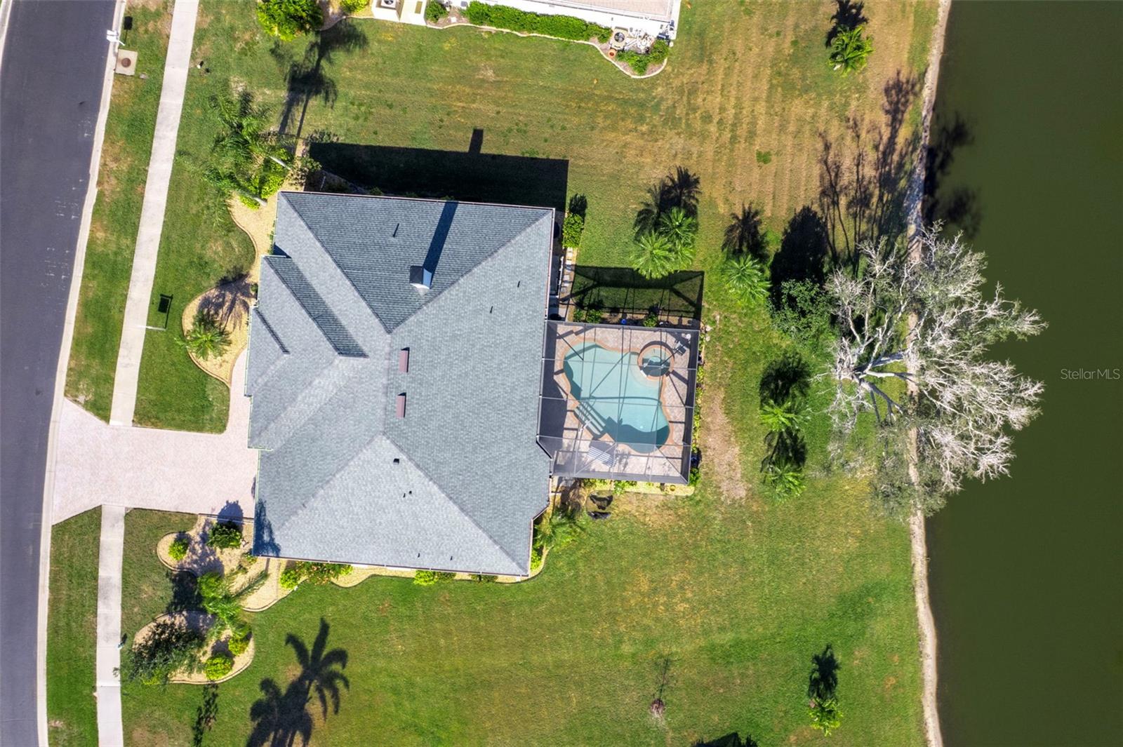 Image 8 of 52 For 107 Abercrombie Avenue