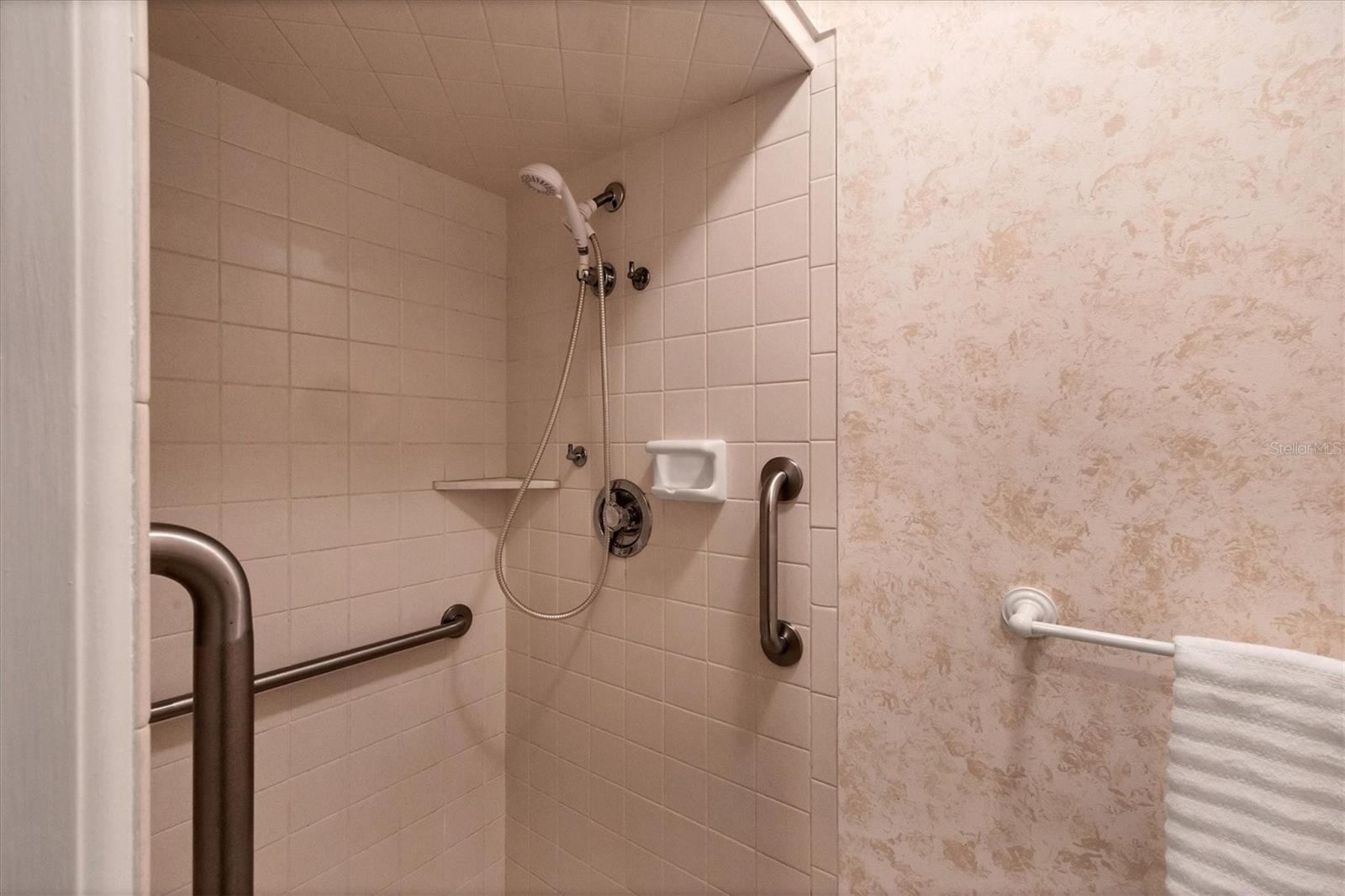 Image 19 of 34 For 5201 Stevens Drive