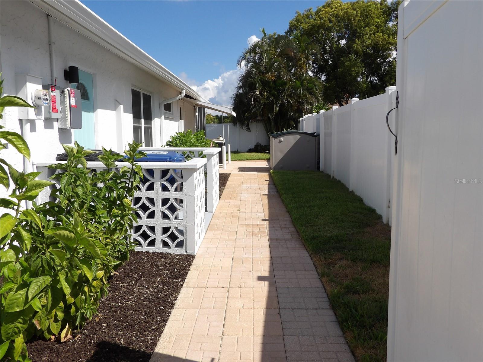 Image 25 of 25 For 1856 Woodhaven Circle