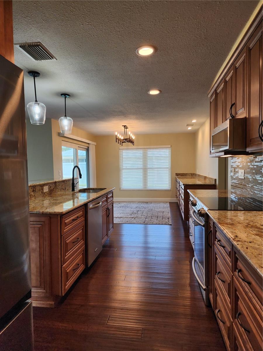 Image 4 of 25 For 1856 Woodhaven Circle