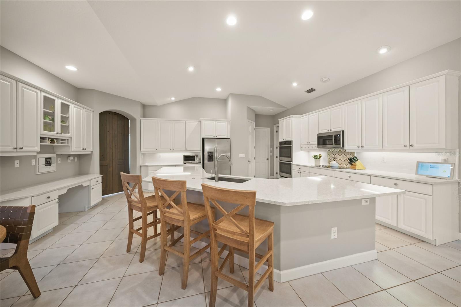 Image 9 of 50 For 9075 Misty Creek Drive