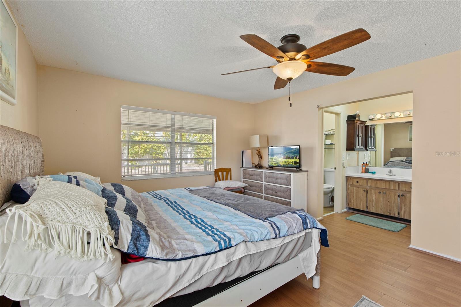 Image 21 of 40 For 3506 33rd Avenue W