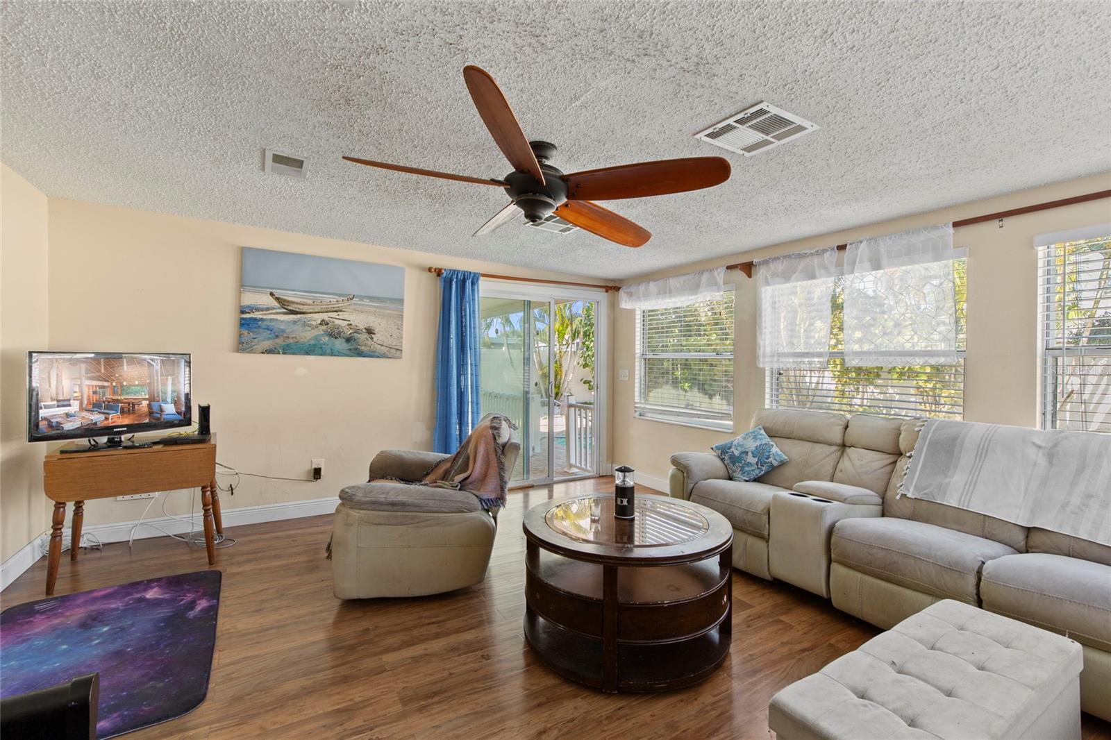 Image 28 of 40 For 3506 33rd Avenue W