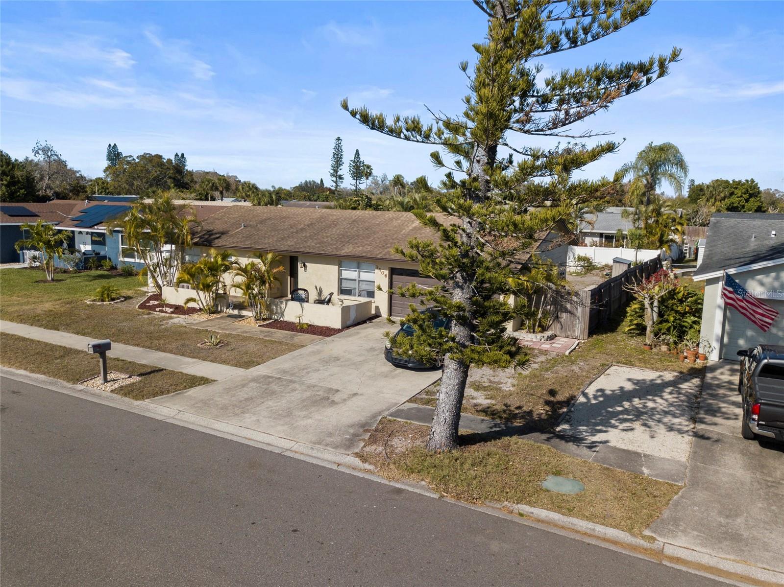 Image 5 of 40 For 3506 33rd Avenue W