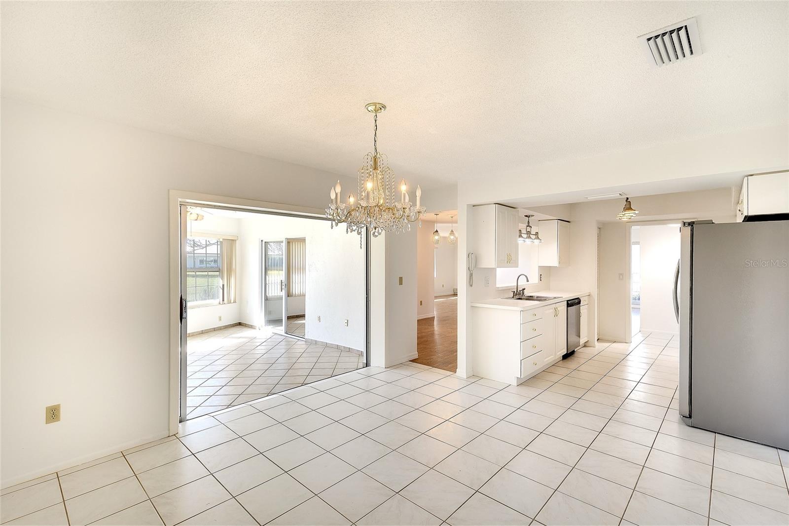 Image 11 of 28 For 6517 10th Avenue W