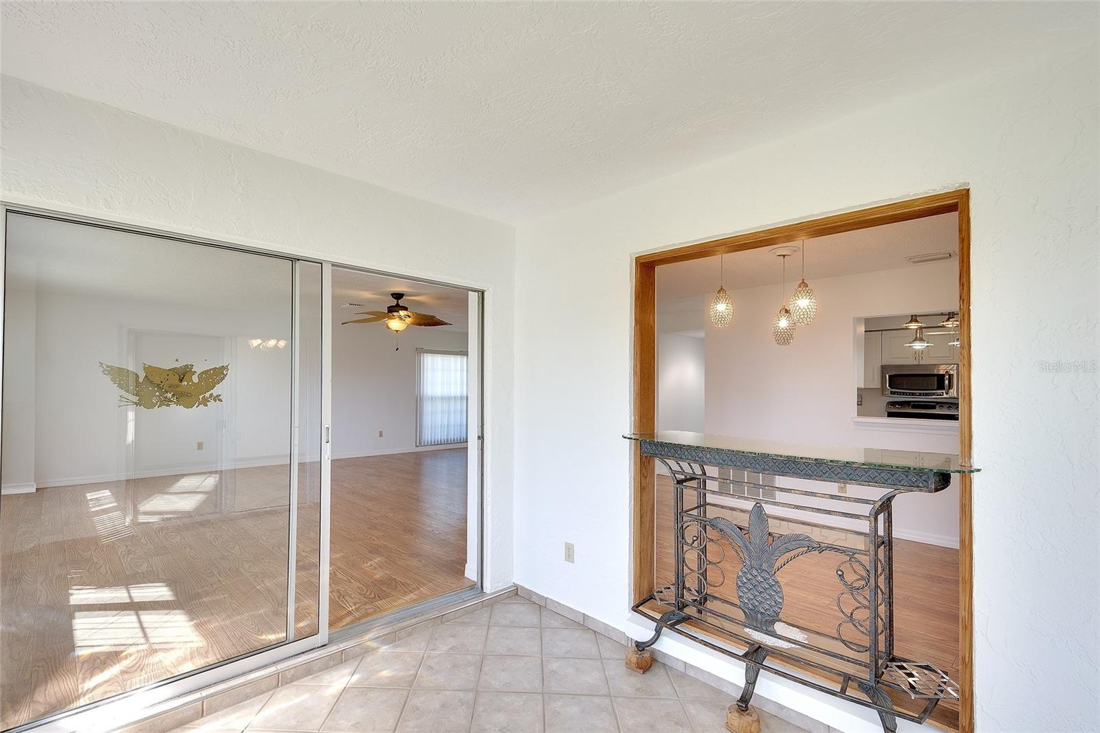 Image 15 of 28 For 6517 10th Avenue W