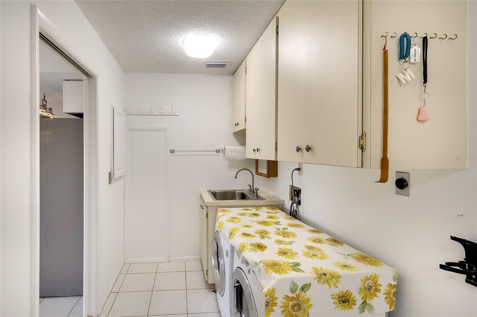 Image 21 of 28 For 6517 10th Avenue W