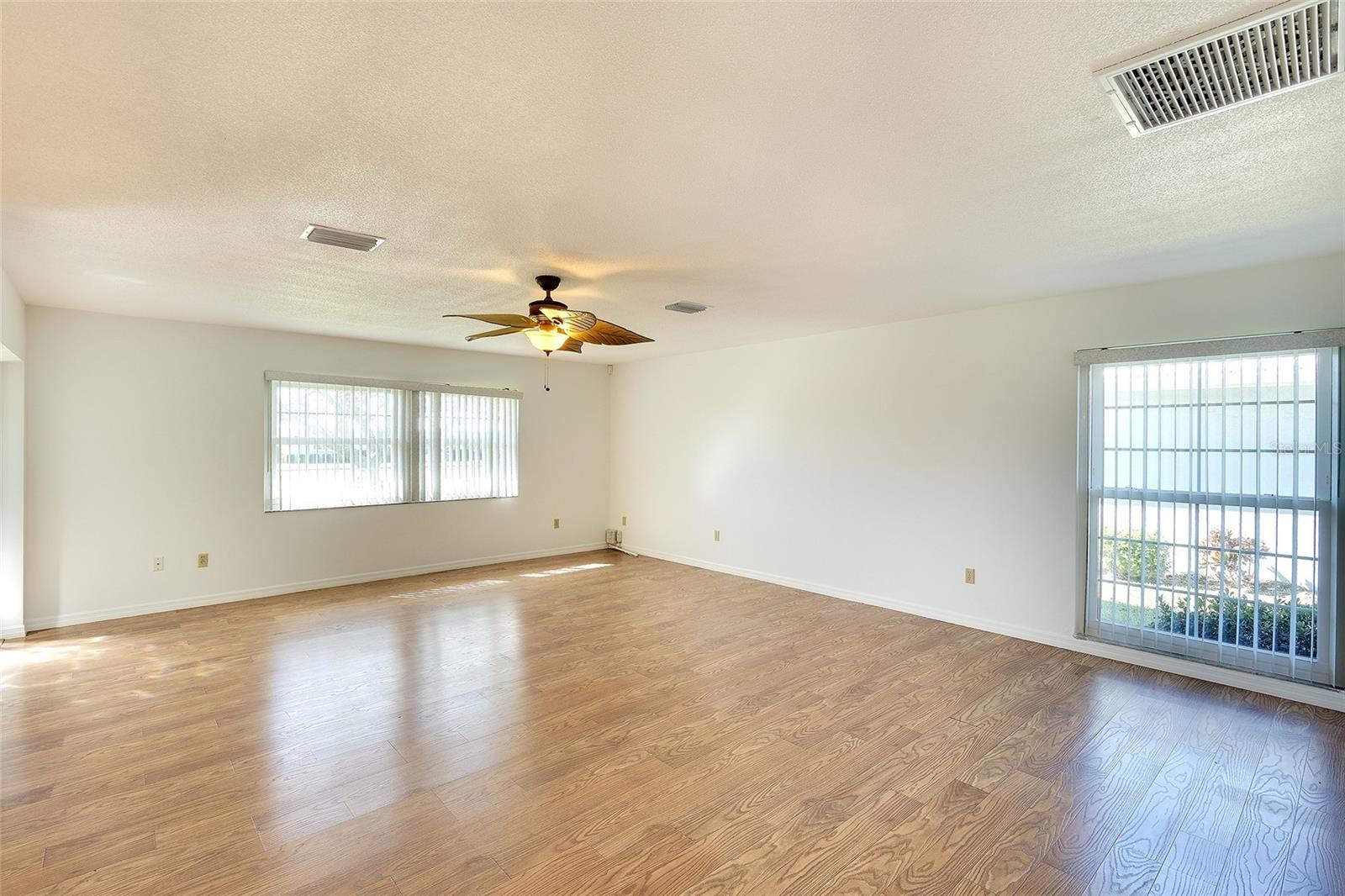 Image 5 of 28 For 6517 10th Avenue W