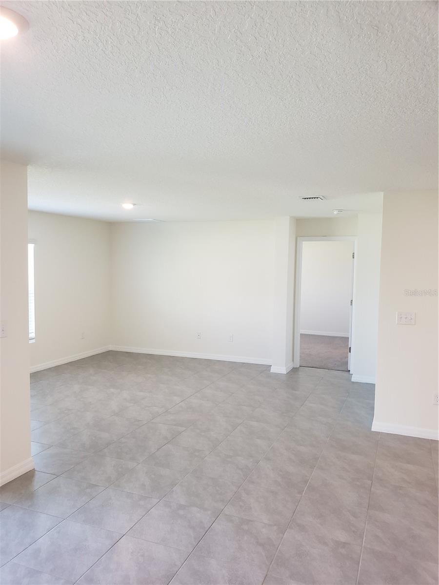 Image 15 of 26 For 12207 Kingsley Trail