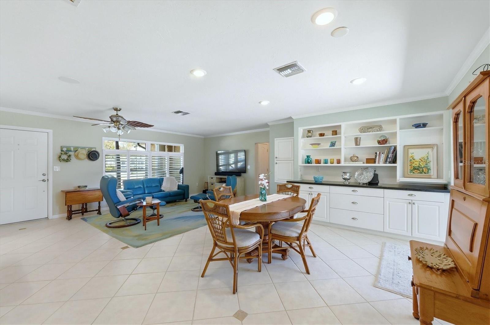 Image 11 of 75 For 405 Darling Drive