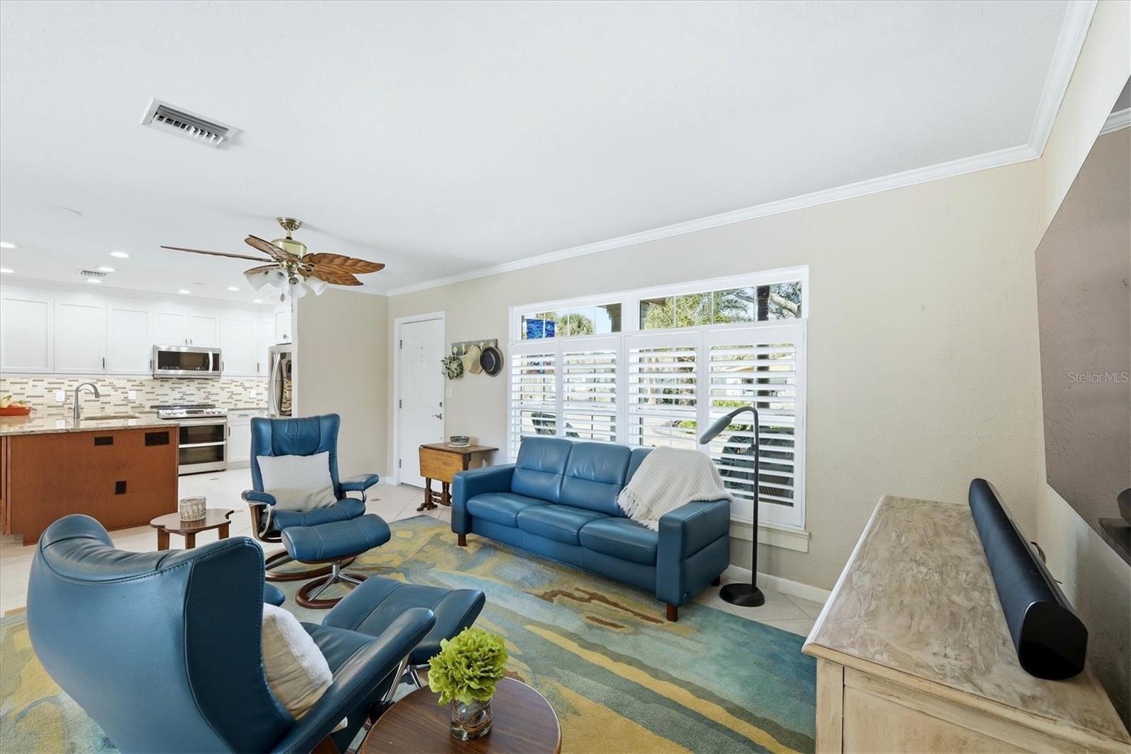 Image 12 of 75 For 405 Darling Drive