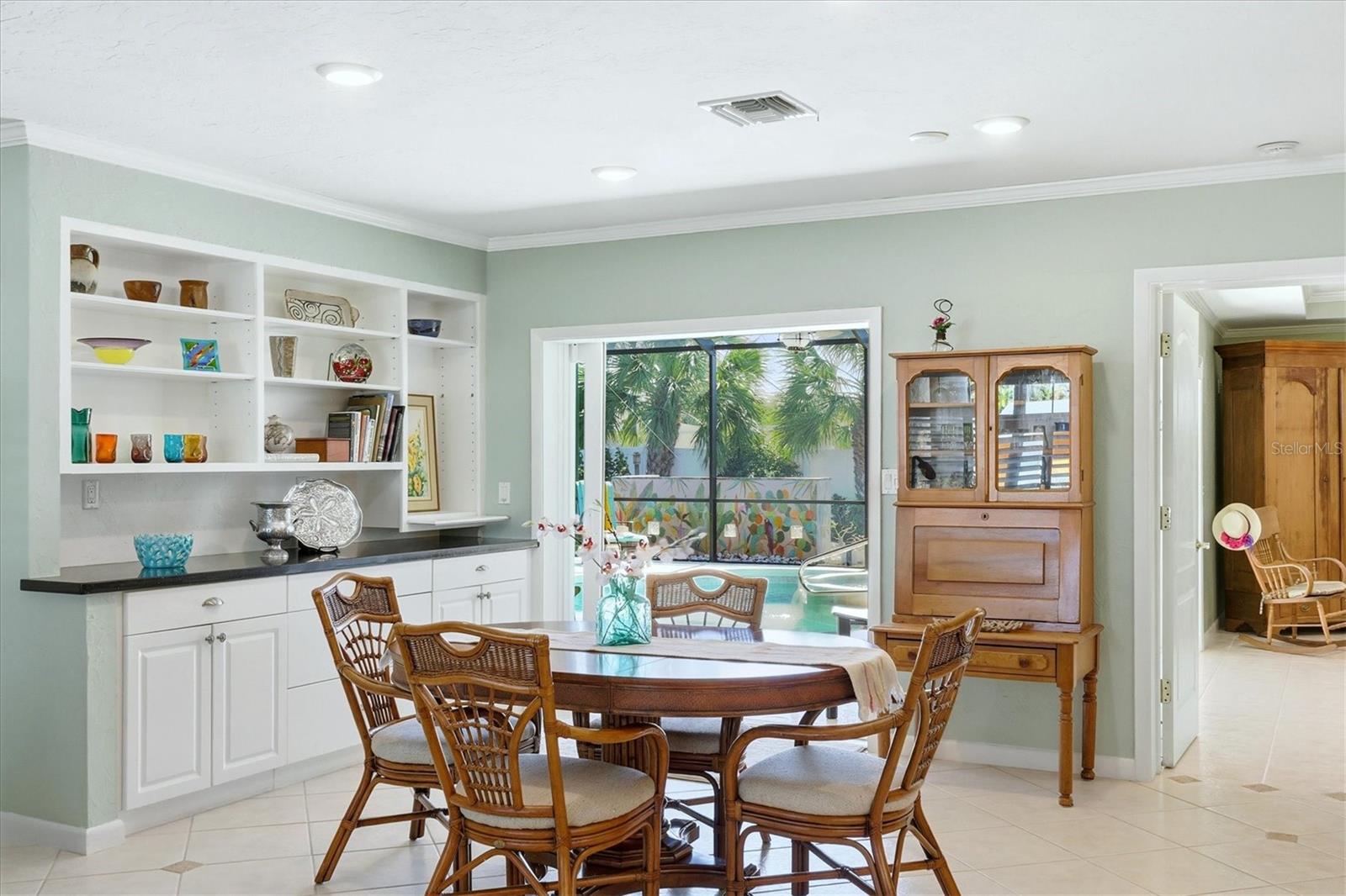 Image 14 of 75 For 405 Darling Drive