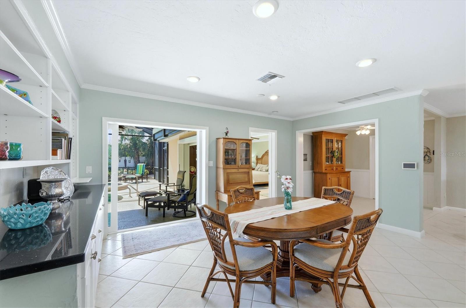 Image 15 of 75 For 405 Darling Drive