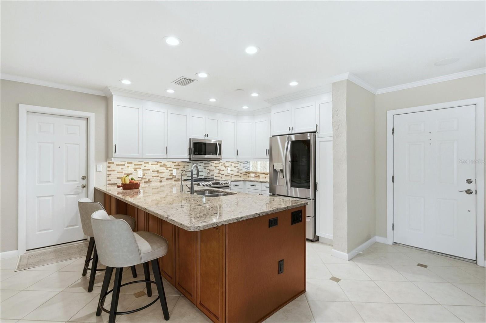 Image 18 of 75 For 405 Darling Drive