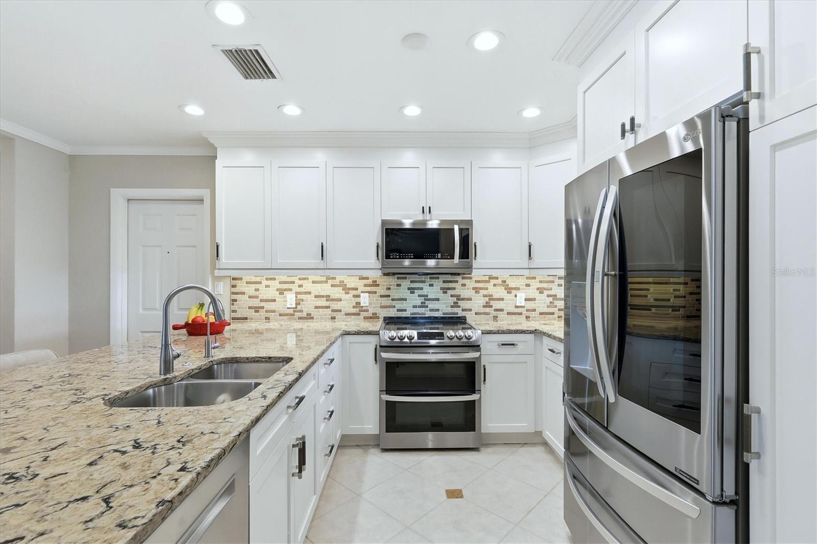 Image 19 of 75 For 405 Darling Drive