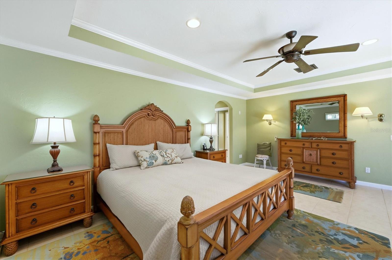 Image 22 of 75 For 405 Darling Drive