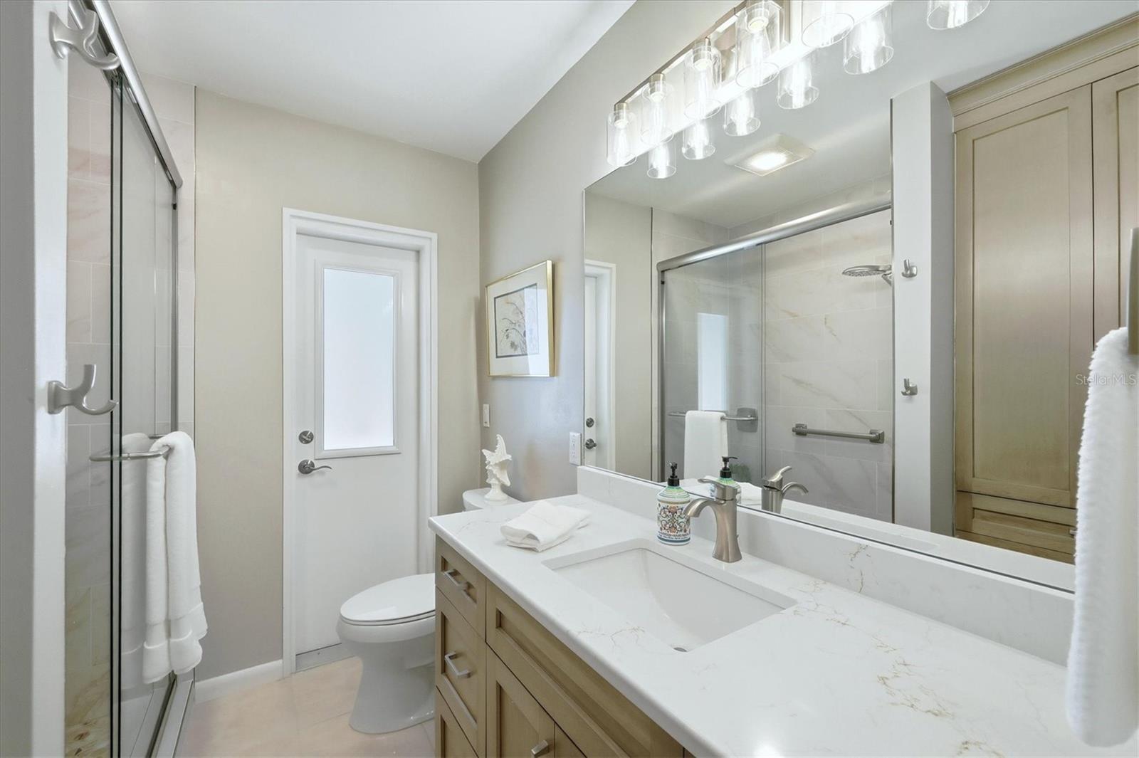 Image 29 of 75 For 405 Darling Drive