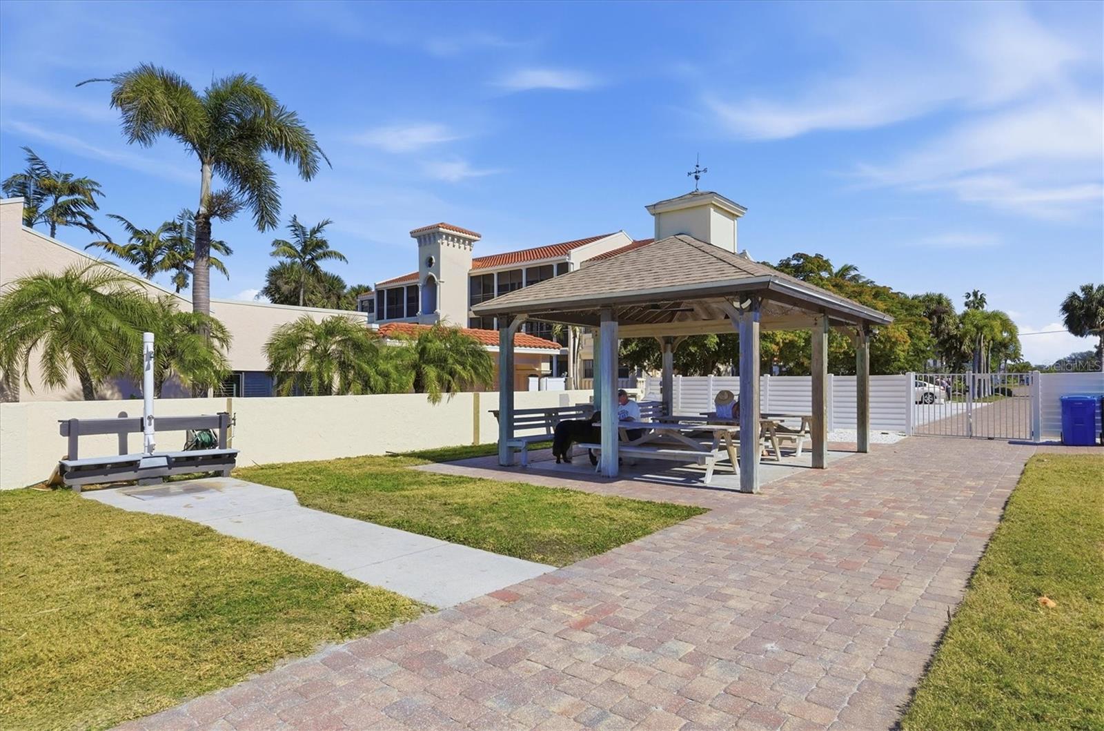 Image 49 of 75 For 405 Darling Drive