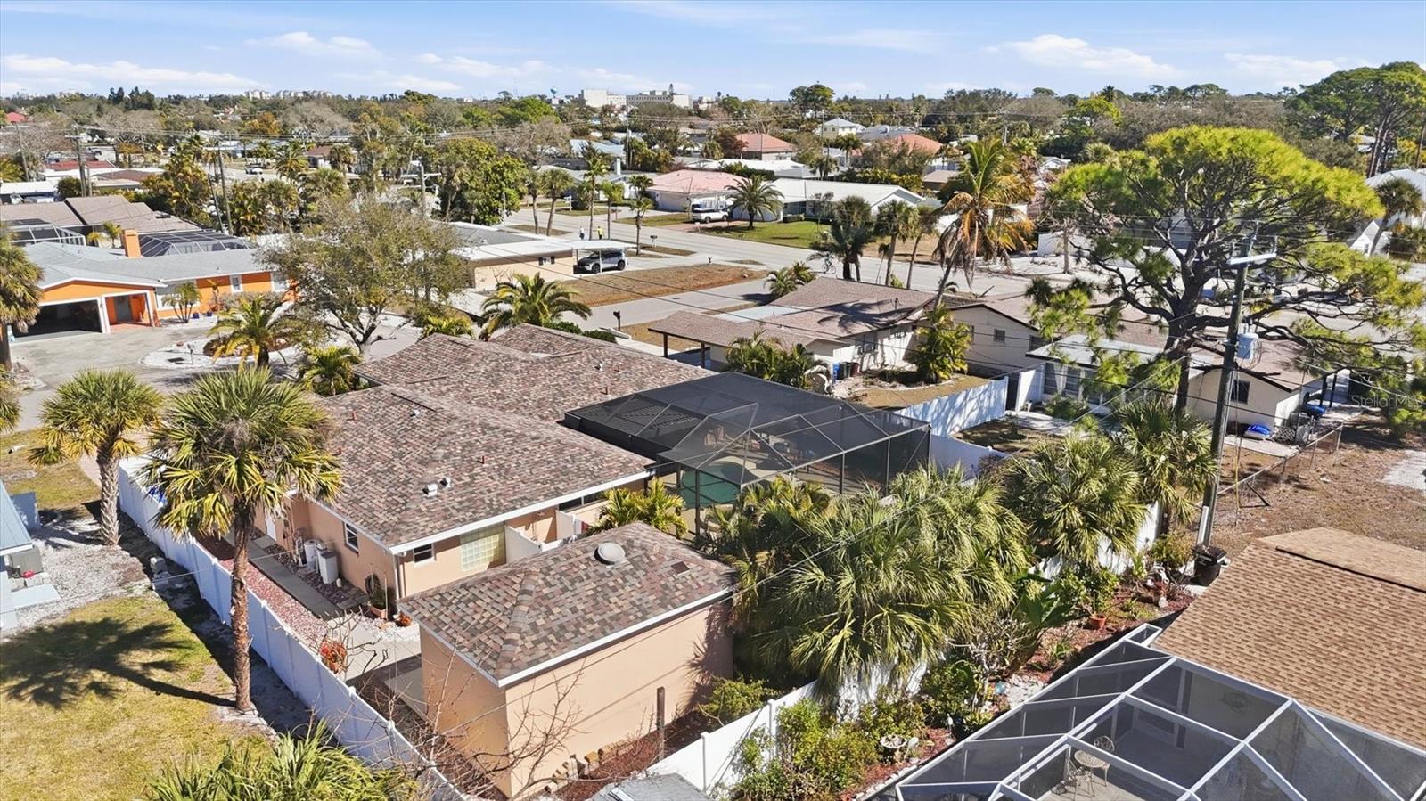 Image 8 of 75 For 405 Darling Drive