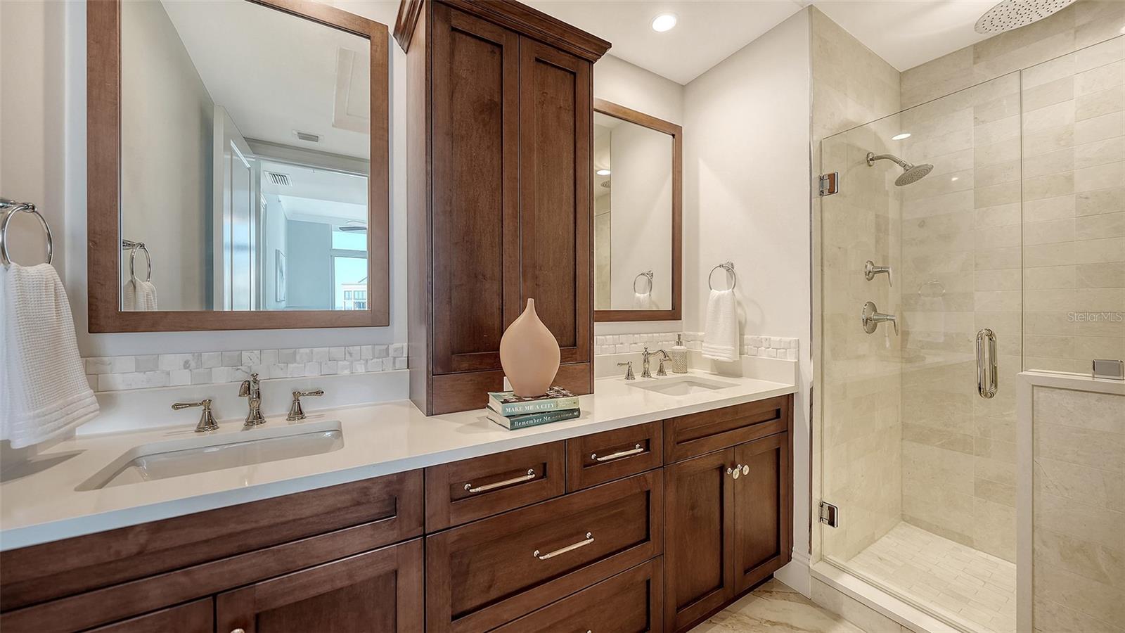 Image 22 of 51 For 1350 Main Street Ph-1701